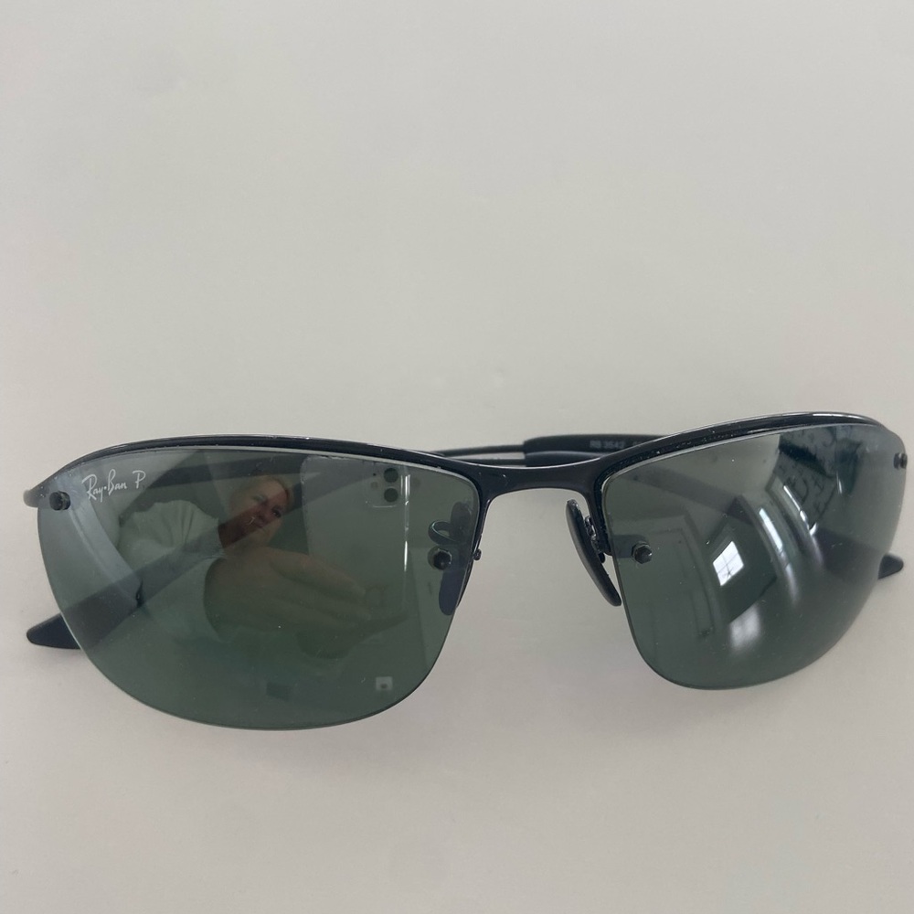 Ray Bans Men’s polarized sunglasses. Great condition!